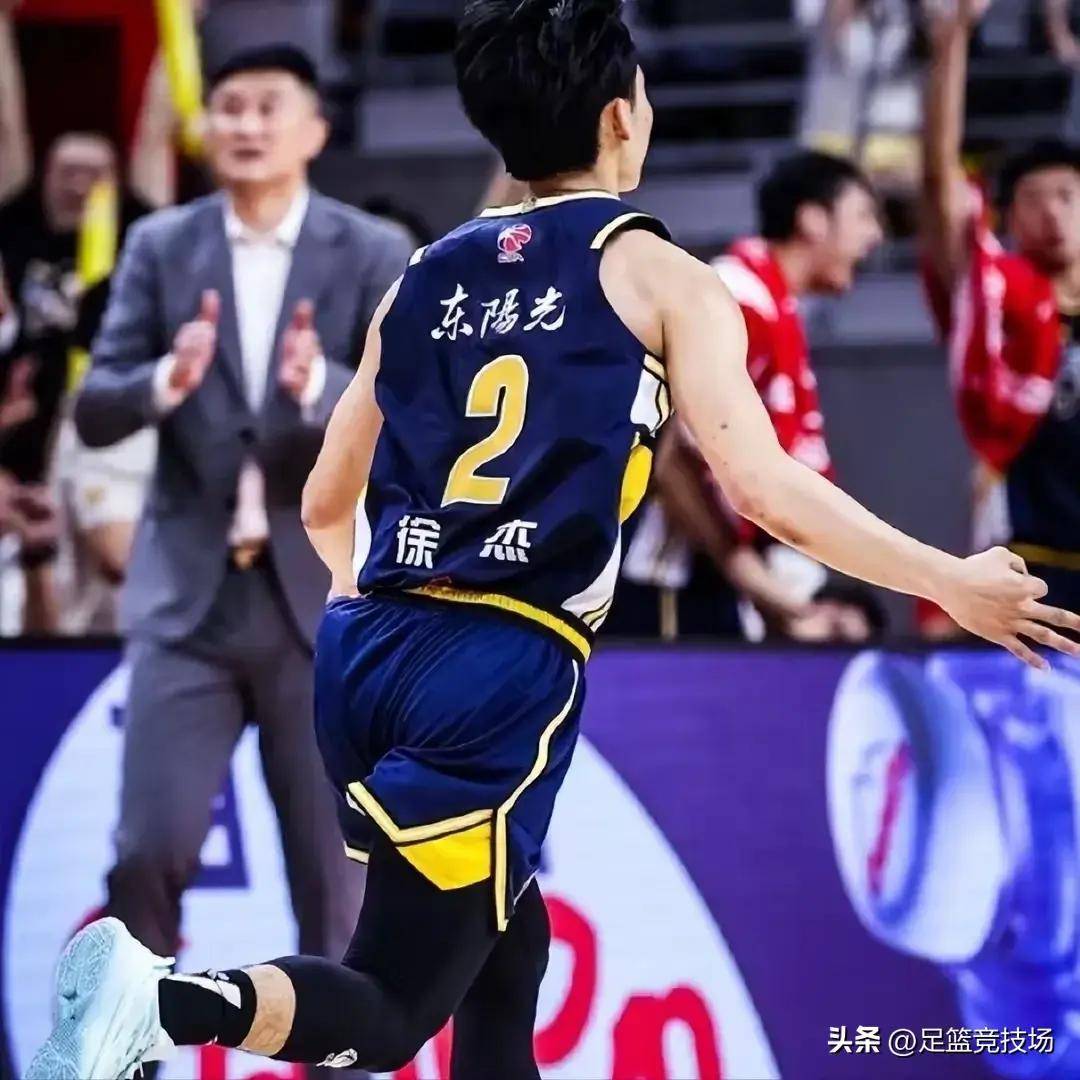 贺希宁23分深圳胜山东林庭谦13+11天津胜吉林